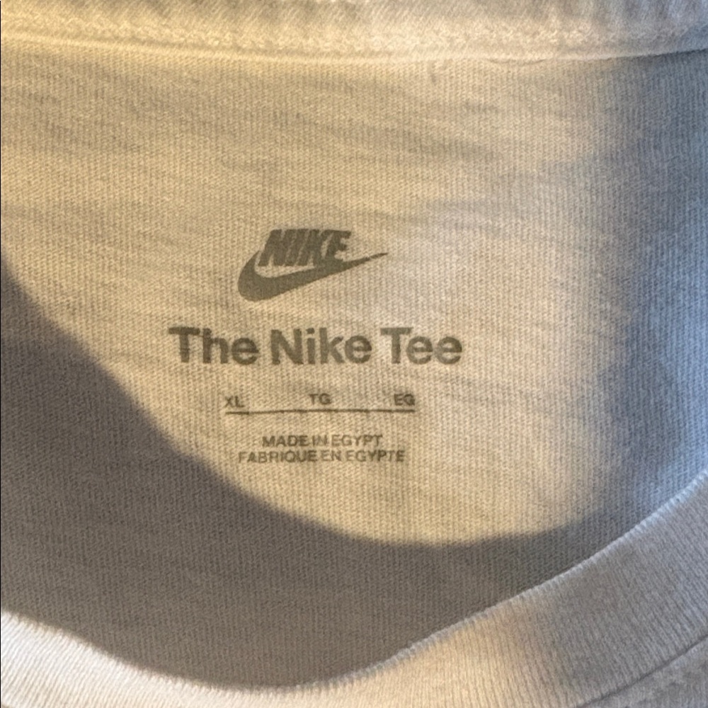 Nike Men's Short Sleeve White Tee with Red Swoosh - Picture 3 of 4